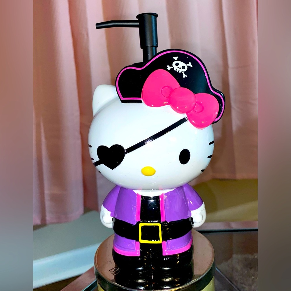 Hello Kitty Halloween Pirate